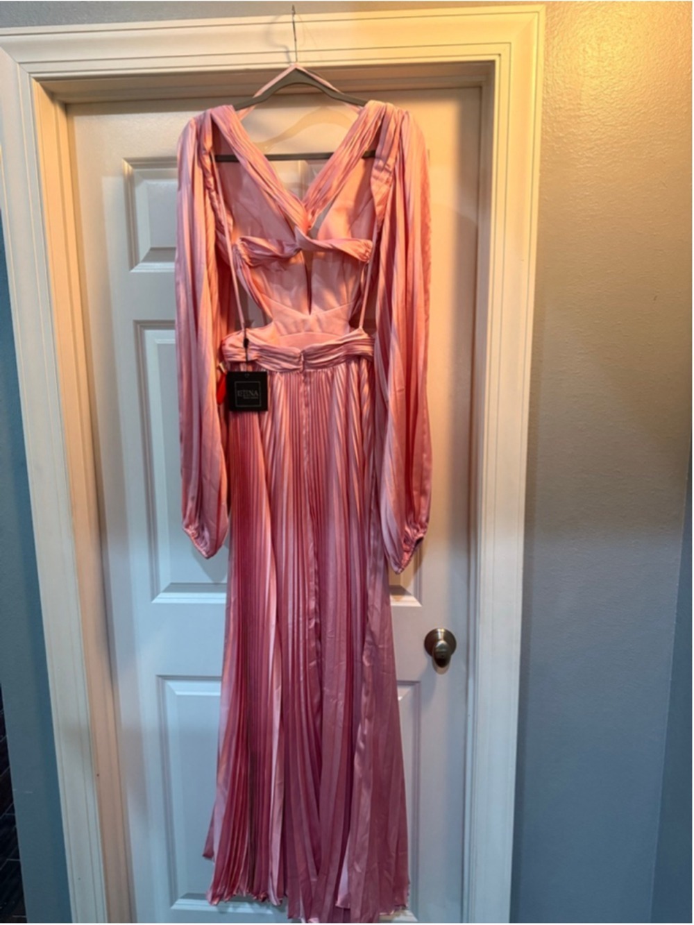 Women's Mac Duggal Pink Pleated Cutout Long Sleeve Maxi Dress Size 4 - Picture 6 of 8